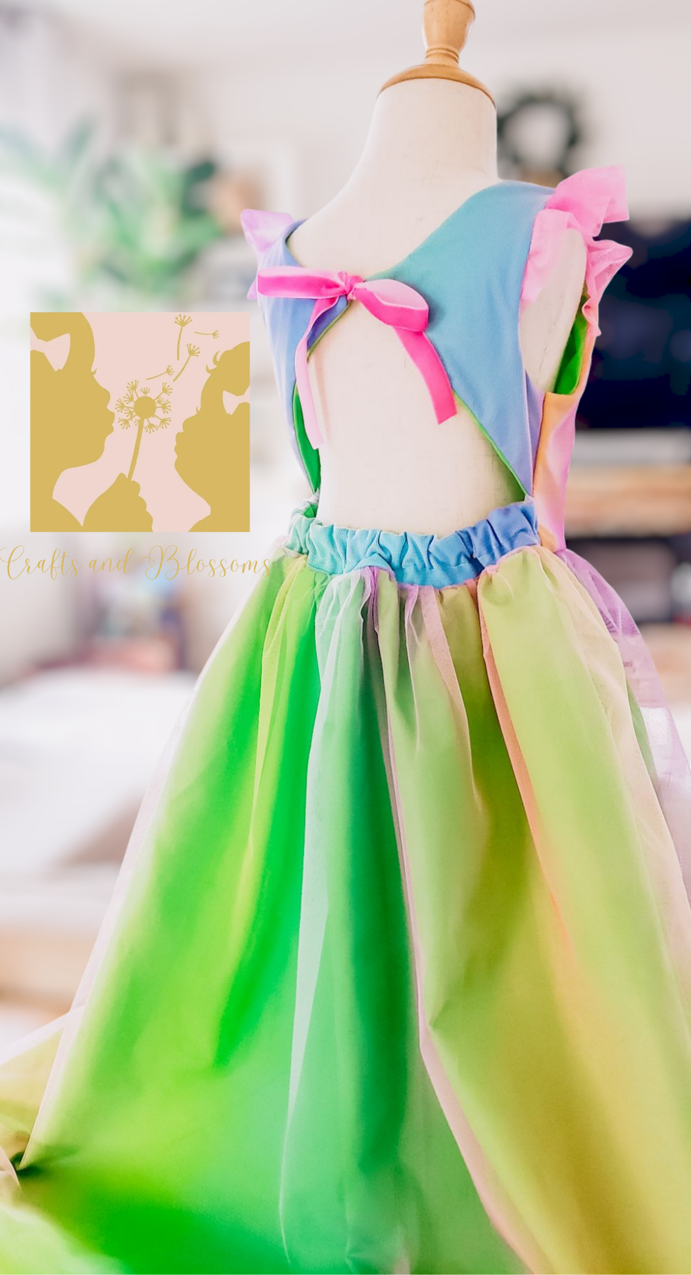 Neon Dreamscape size 6 (RTS)
