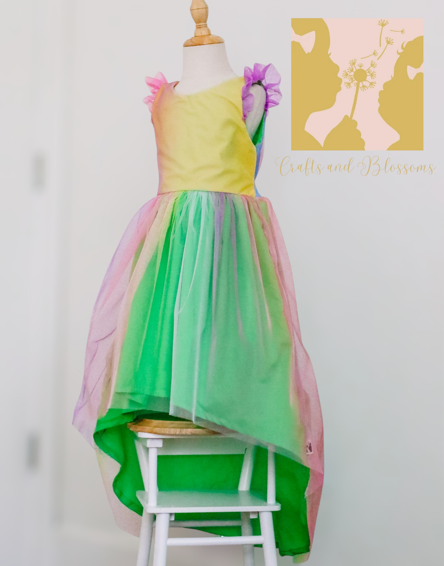 Neon Dreamscape size 6 (RTS)